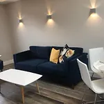 Modern 1 Bed 1 Bath In Central Dublin Location