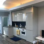 Modern 1 Bed 1 Bath In Central Dublin Location